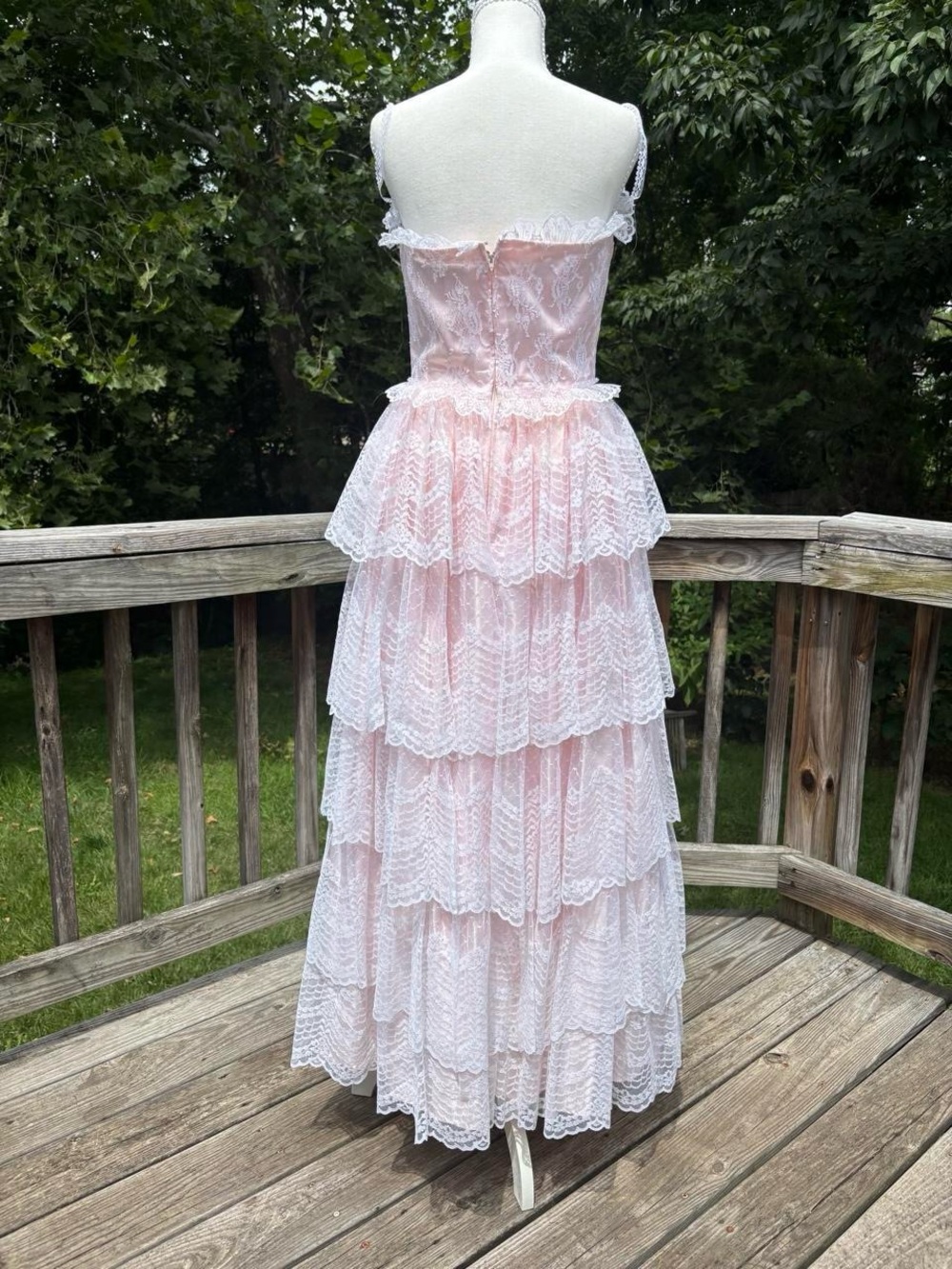 Vintage pink tiered lace gown from brand zum zum - Picture 4 of 8